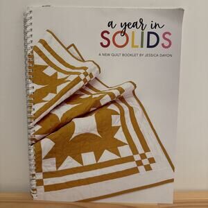 Riley Blake - A Year in Solids‎ - Quilt Book by Jessica Dayon
